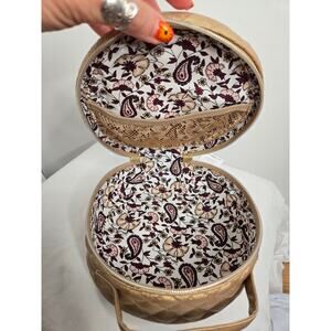 Vera Bradley NWT Round Travel Case Champagne Gold Pearl make up travel Small bag